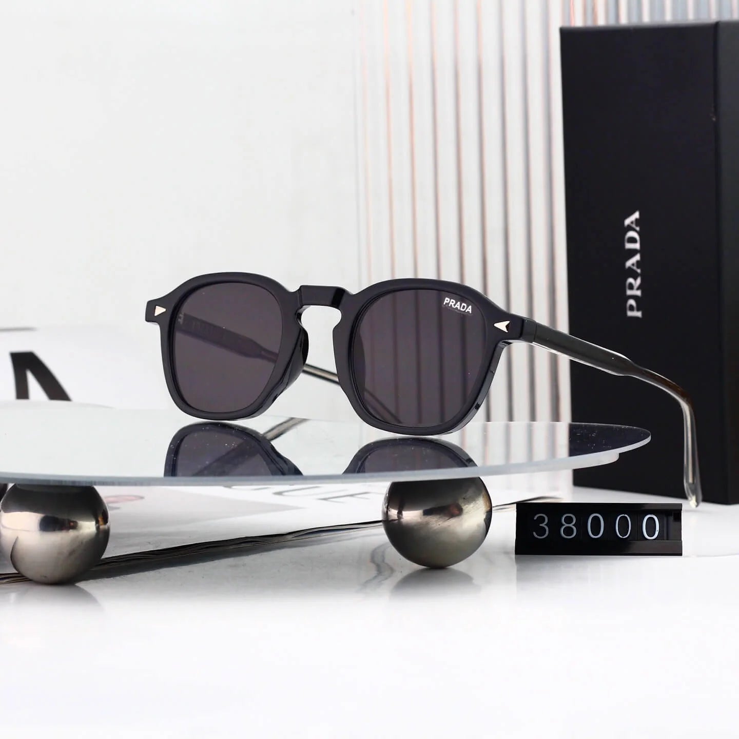 Unisex Minimalist Round Sunglasses