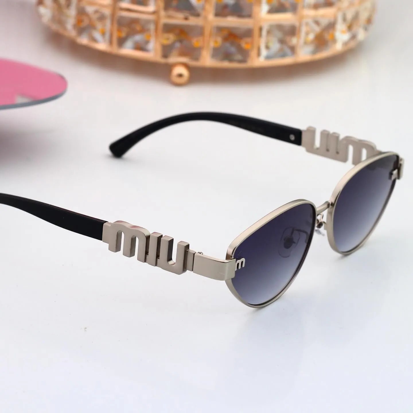 Letter Accent Half-Rim Cat Eye sunglasses