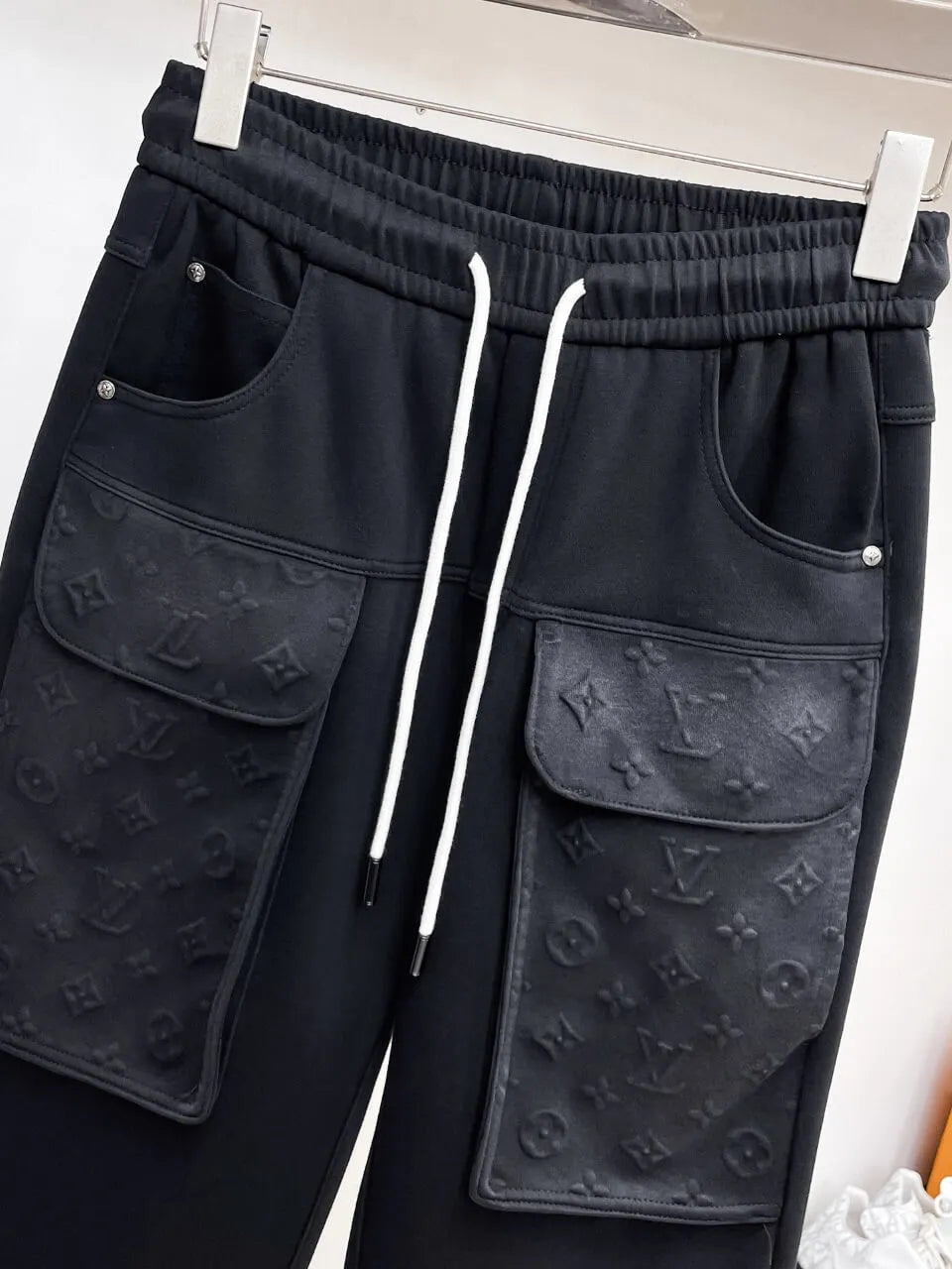 Embossed‑Pattern Cargo Pocket Pants