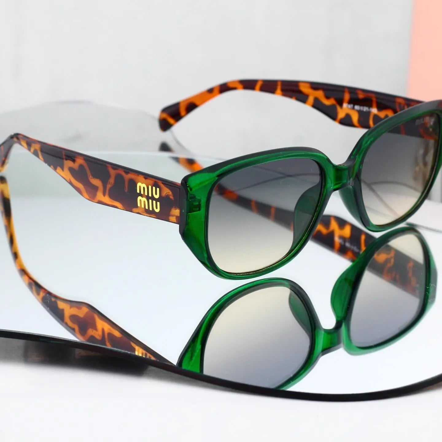 Retro Cat‑eye Square Sunglasses
