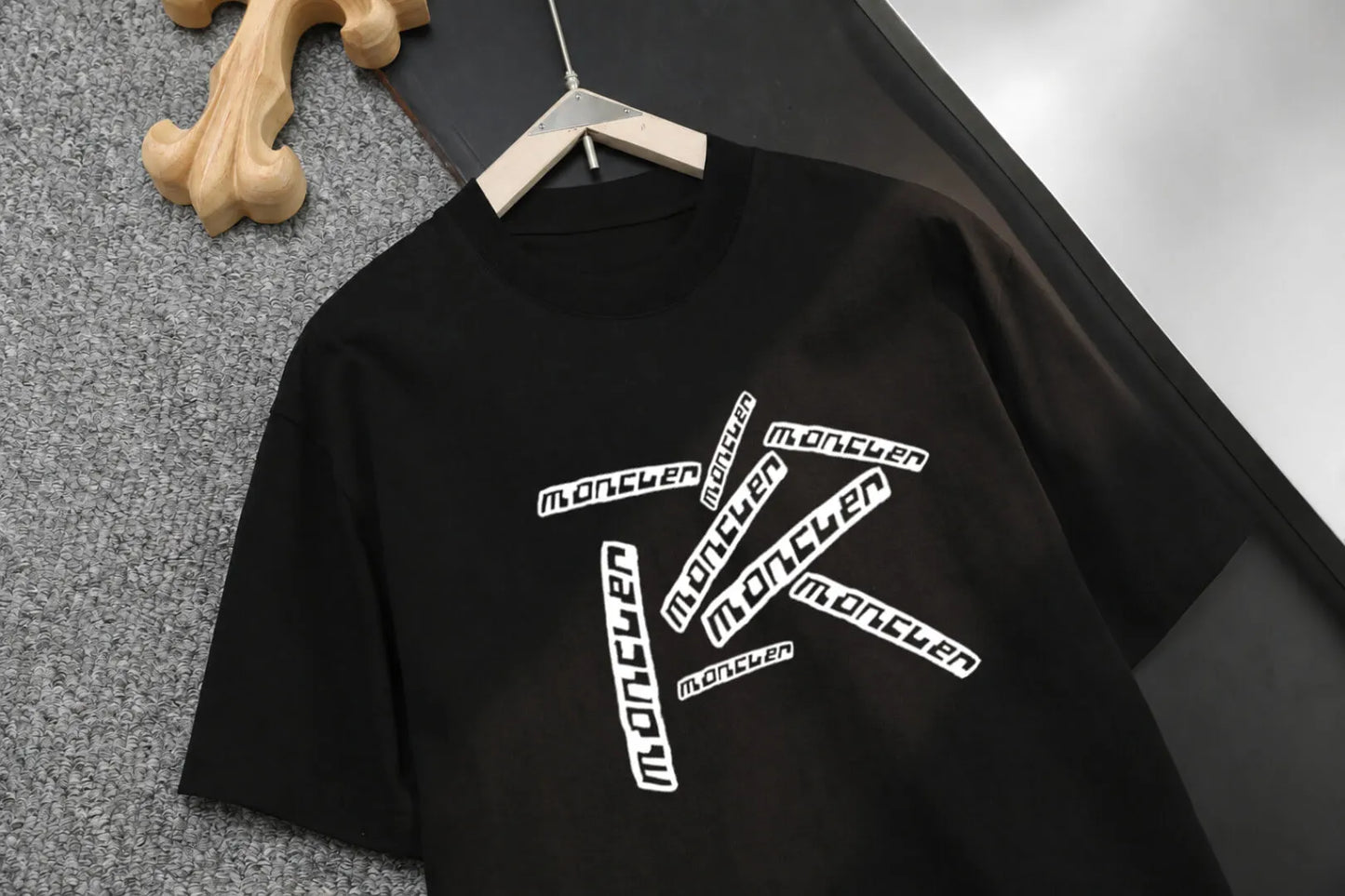 Radial Staggered Crew Neck T‑shirt