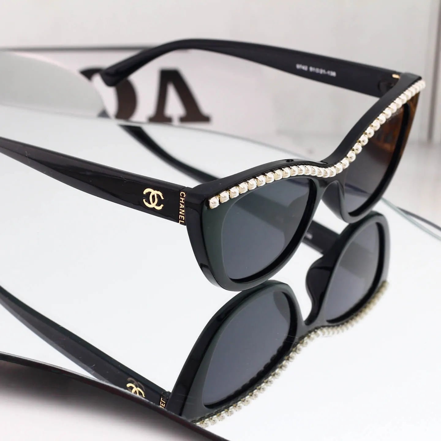 Cat-eye Pearl Trim Sunglasses