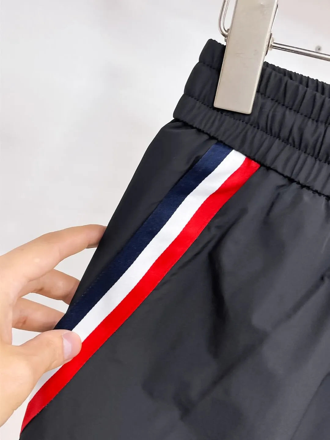 Side Stripe Badge Casual Shorts