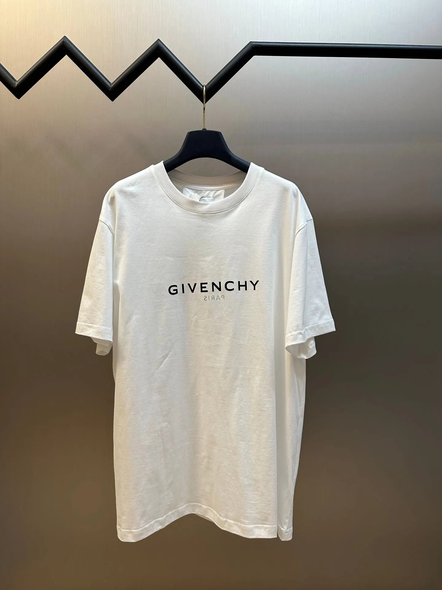 Minimalist Reverse Letter Print T-Shirt