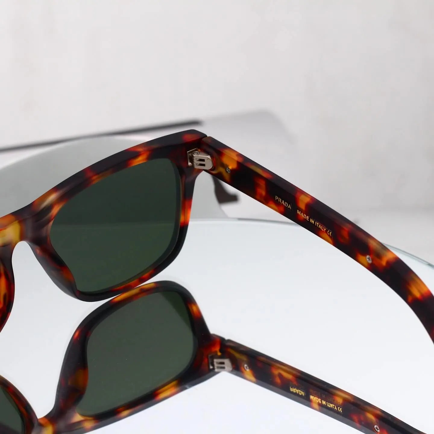 Classic Thick Frame Sunglasses